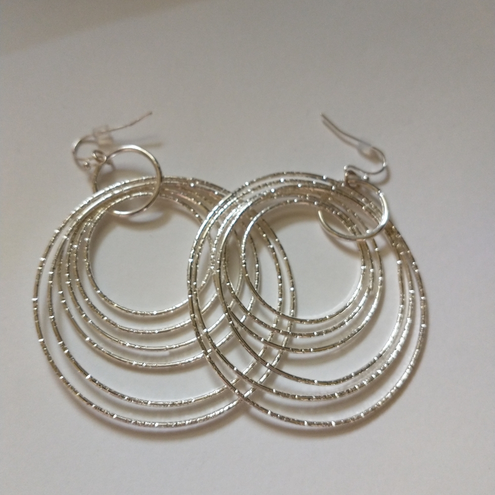 💥5/$25 textured silver earrings